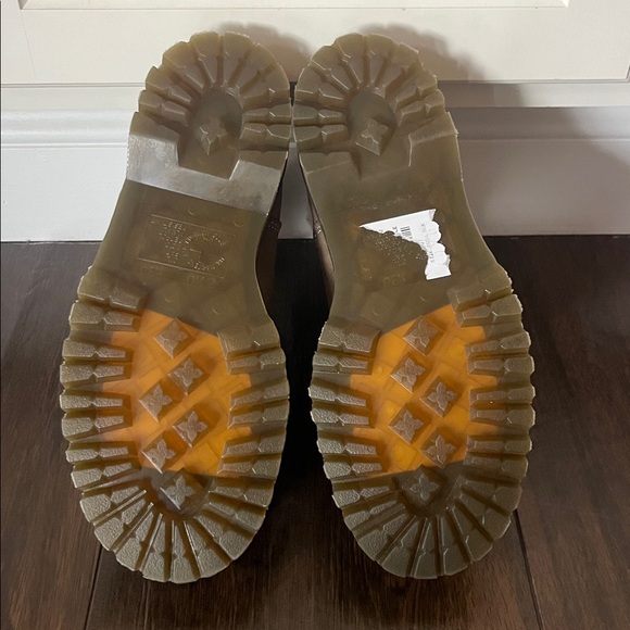 NWT Dr. Martens 2976 Faux Shearling Lined Boots - Picture 6 of 6